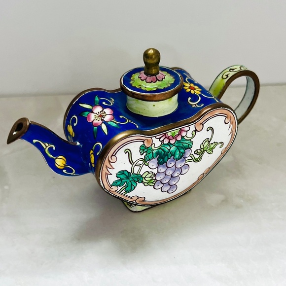 Authentic Kelvin Chen Grape Teapot Vintage | Taiwan Cloisonné Enamel | Oval - Picture 1 of 8